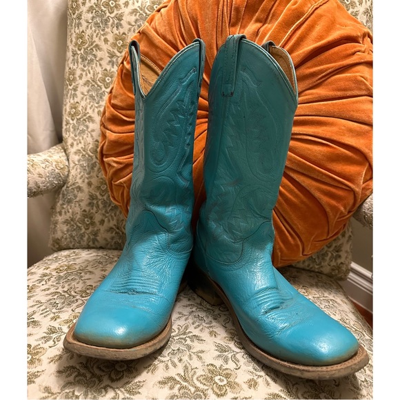 Old West Turquoise Heeled Boots - Picture 3 of 10